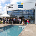 PISCINES JMS inaugure son nouveau bâtiment