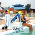 BluOne, il sollevatore mobile per piscina