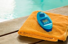 El dispositivo electrónico Lovibond Scuba II para el análisis fácil y fiable de agua de la piscina 