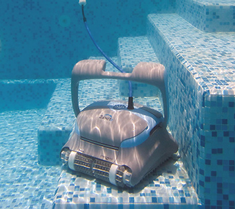 Zenit 30: electric pool-cleaning robots