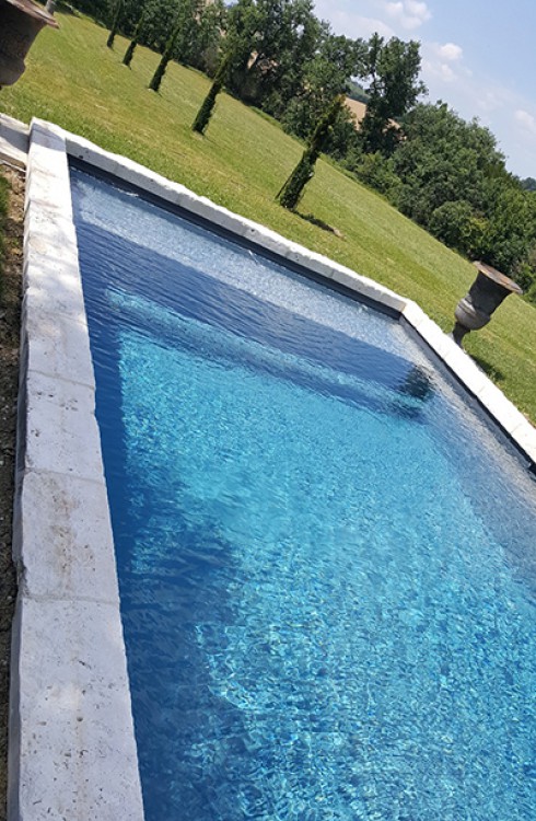 Catégorie Revêtements de piscine Albon - Concours photos Nextpool 2018 3e prix - Piscine Liner grill 15 gris - Chapuis SN Marsan BIG MAT 47