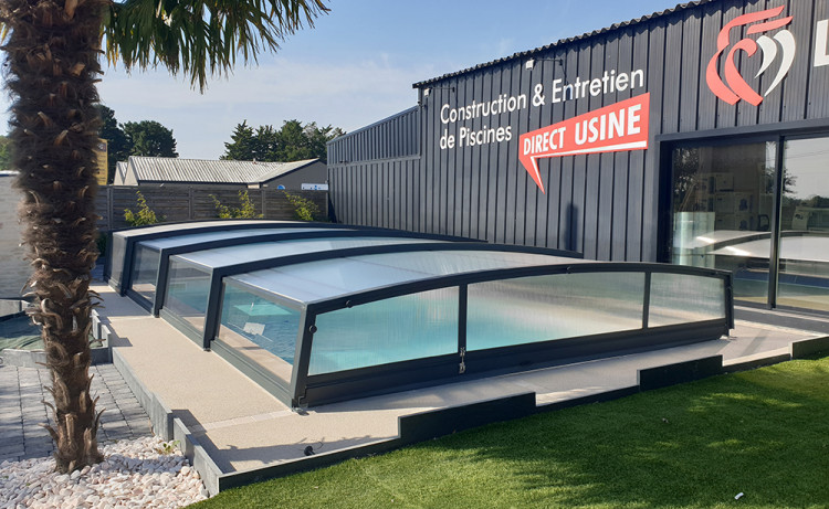 Abri bas Azenco fabrication française showroom professionnel piscine partenaire revendeur Azenco Pro