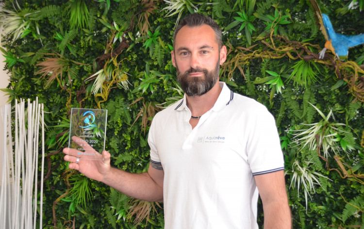 Benoit Chartuzet Technicien piscine Aquarêve Antibes Trophée d'Or Klereo meilleur poseur installations Klereo 