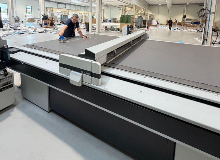 BWT Pool Products Découpe et soudure haute fréquence sur liner