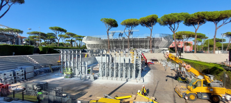 La piscine en construction au Foro Italico de Rome