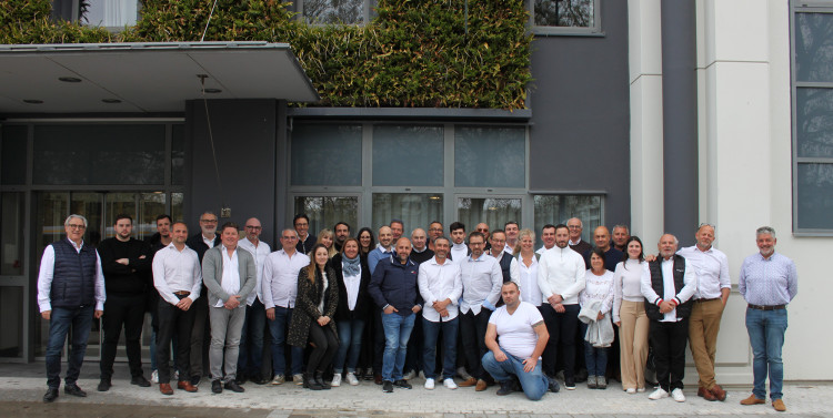 Associ&eacute;s La Coop&eacute;rative des Pisciniers