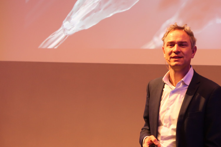  Dr. Daniele Ganser