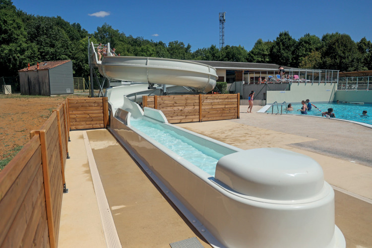 Toboggan de la gamme EDSUN, piscine de L'Hermenault (85)