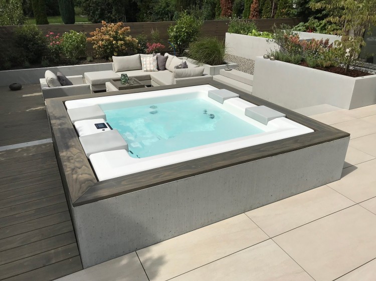 Domestic Hot Tub by Vivell Gold EUSA Award 2020