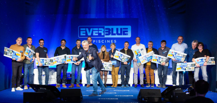 Thierry d'Auzers et concessionnaires congrès Everblue Piscines