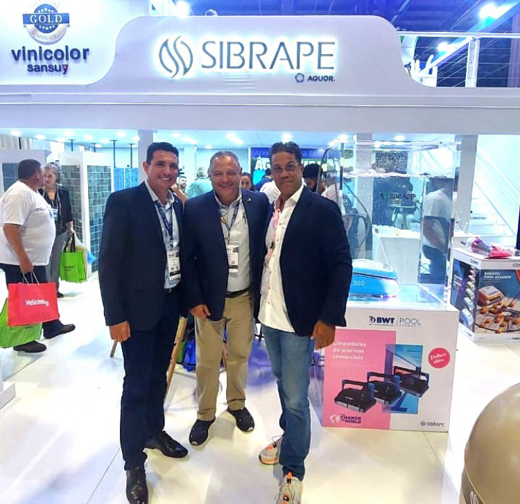 Rogero Dias, Directeur Commercial, Ricardo Silva, Directeur Général de Sibrape et Joel FD Copeman, Export Sales Manager BWT Pool Products