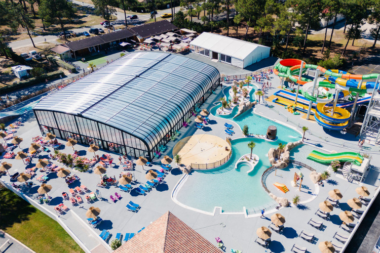 abri piscine VEGAMASTER de VEGAMETAL By Fluidra camping Campéole Médoc Plage