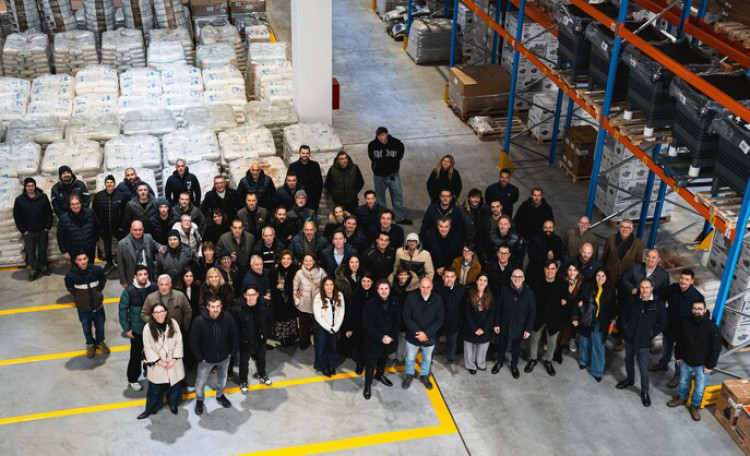 Collaboratori e ospiti riuniti nel nuovo polo logistico Fluidra di Castrezzato