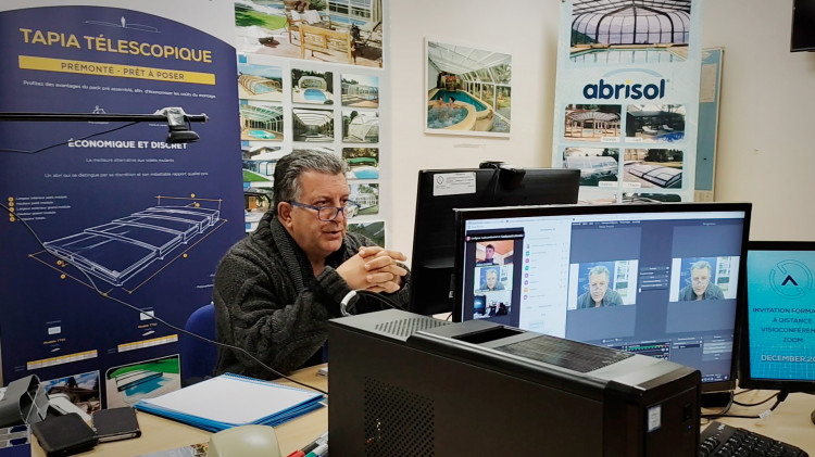 Formations à distance vente abris piscine Abrisol avec Claude Crouzat 