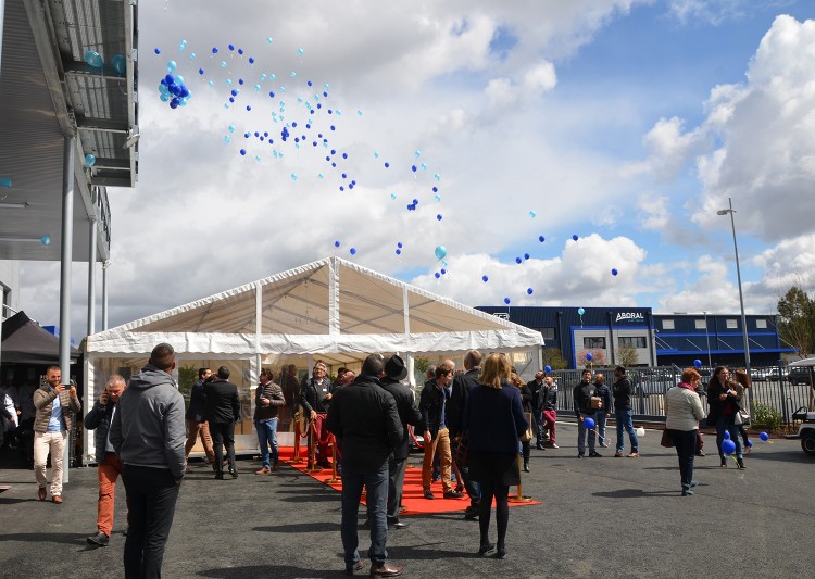 inauguration usine aboral lacher ballons