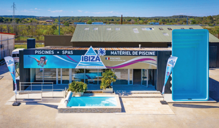 Concept magasin aux couleurs PISCINES IBIZA