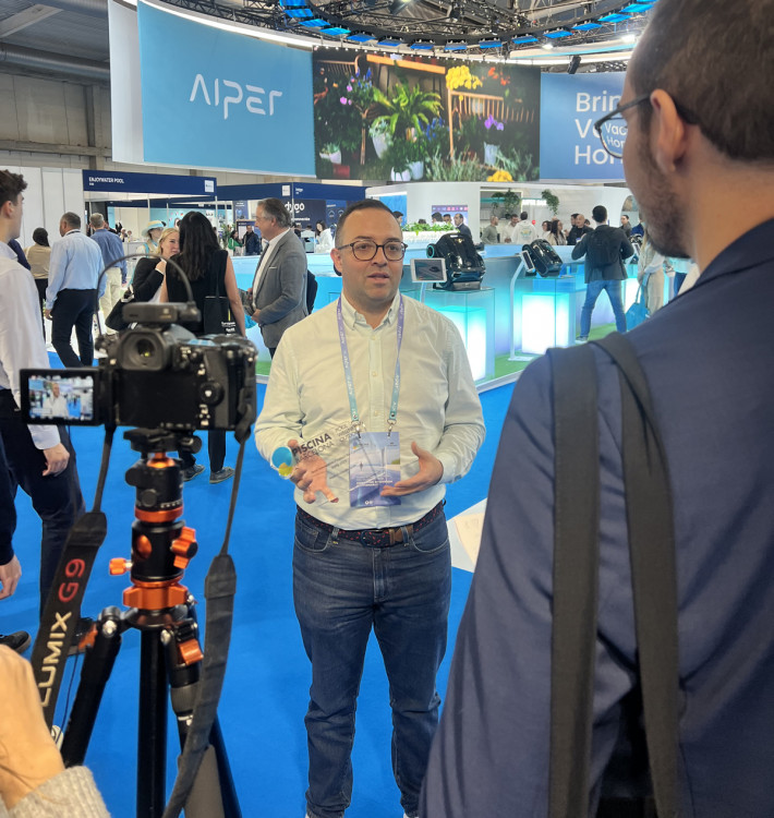 Making-off de l'interview d'Andres Gomez sur le stand de AIPER &agrave; Piscine Barcelona 2025