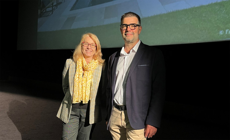 Joëlle Pulinx et Mickaël Morin séminaire 2024 Mondial Piscine