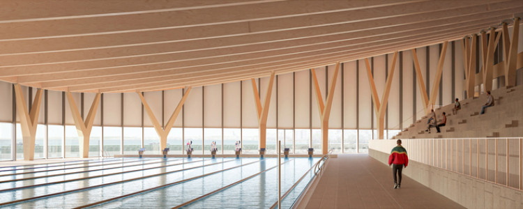 La piscine couverte dotée d'un pont mobile