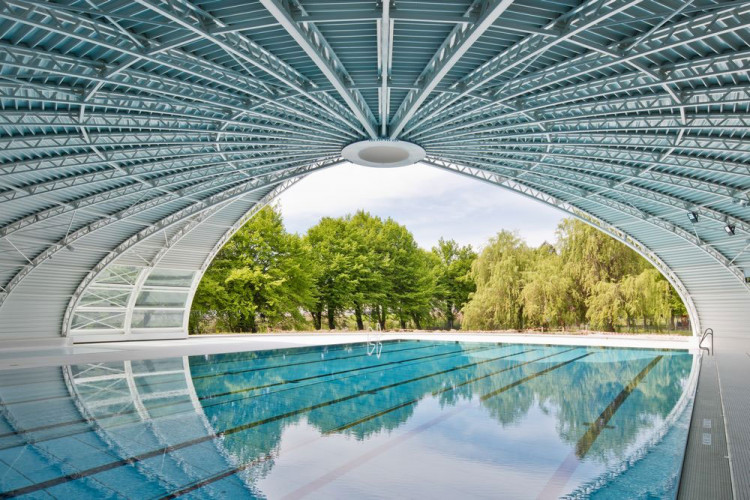piscine Tournesol des Abrets-en-Dauphiné Z Architecture pool Design Awards Piscine Global Europe