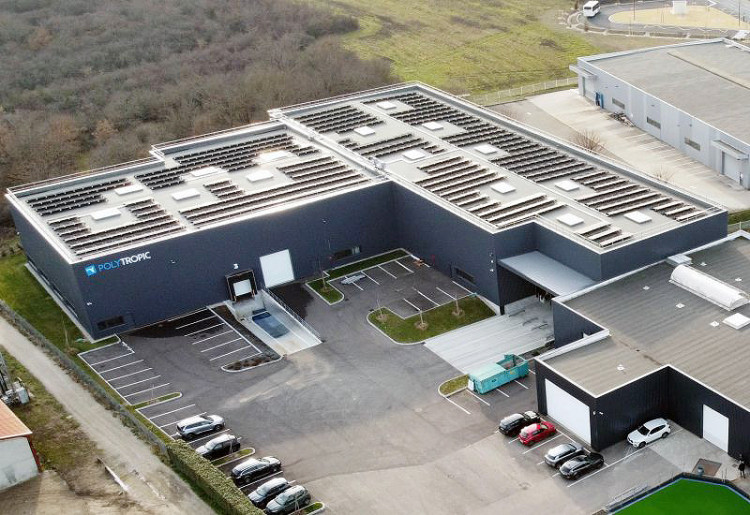 Extension entrepôt Polytropic avec panneaux photovoltaïques