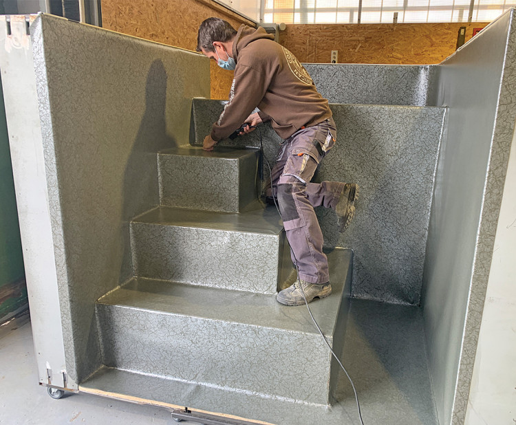 Soudure membrane armée sur escalier piscine  et banquette St Formation