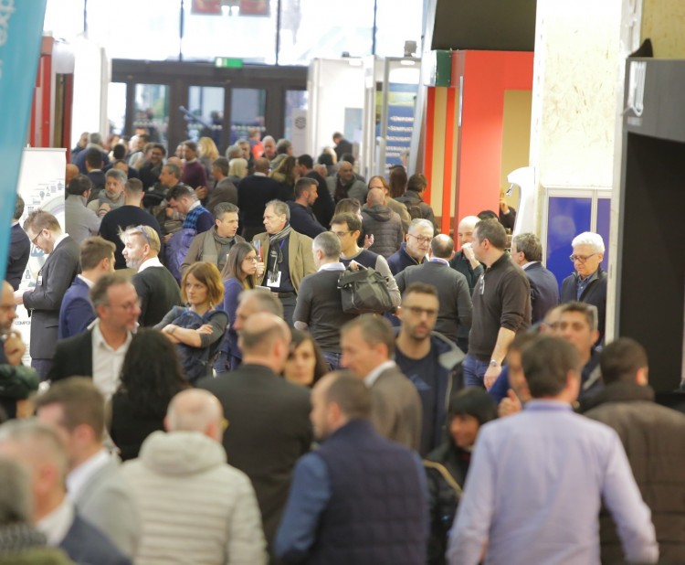 forumpiscine,2019,international,exhibition,pool,spa,crowd