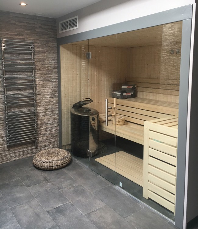 Sauna traditionnel sur-mesure Clair Azur intégration salle de bain