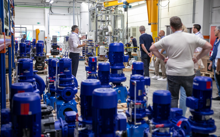 Visite des espaces de production SPECK à Neunkirchen am Sand