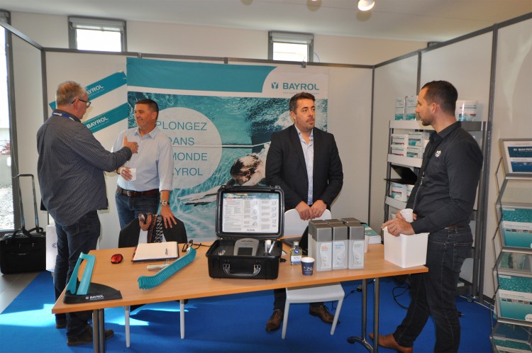 Stand exposition Bayrol matériels piscine traitement de l'eau au congrès 2019 Léa Composites