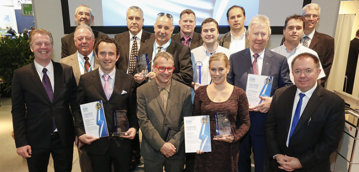 Vincitori raggianti in occasione del primo conferimento degli European Pool Awards durante aquanale 