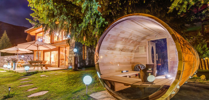 Sauna d'Atelier Nordic fabriqué en bois massif, le Red Ceda