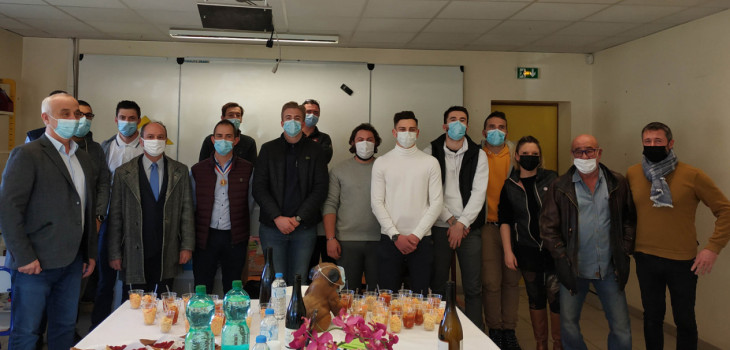 Le jury et les apprentis participant au concours MAF Piscine lycée de Pierrelatte