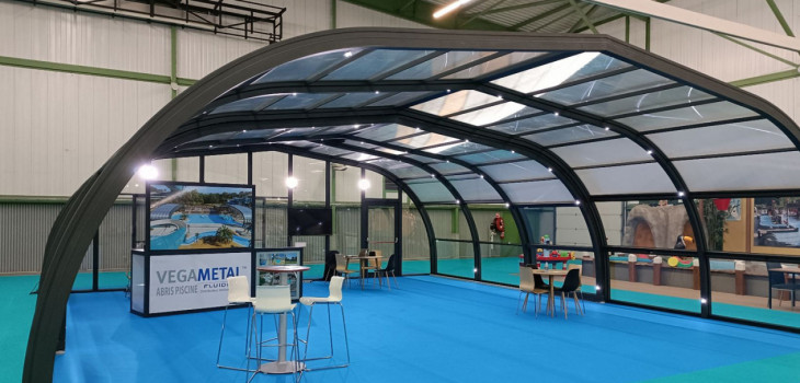 Stand des abris piscine Végamétal à Atlantica 2022