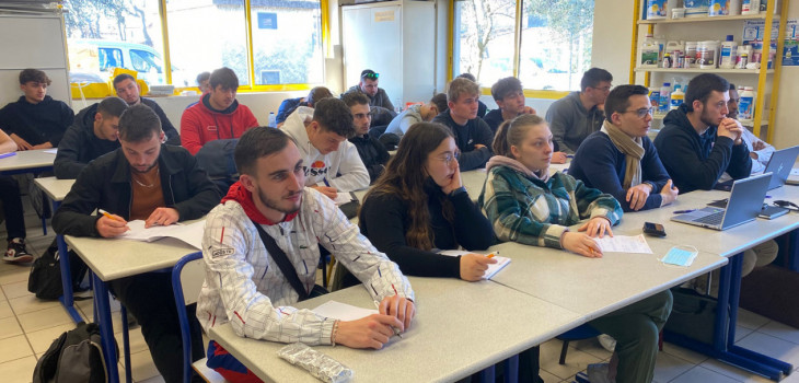 Les apprentis du BTS Piscine de Pierrelatte en cours