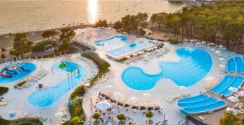 Dryden DAISY® for outdoor pool in Croatia