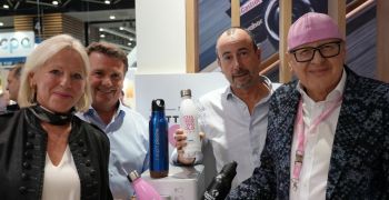 accord,bwt,esprit,piscine,luttent,ensemble,contre,bouteilles,plastiques