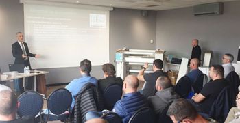 Formations MAYTRONICS : Théorie, pratique et visite de l'usine de couvertures automatiques