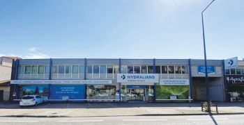L’enseigne Hydralians lance deux innovations : ColisBOX et le robot piscine SWEELER