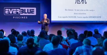 Le congrès national des concessionnaires Everblue : reportage et interview