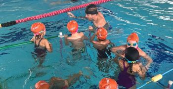 Mondial Piscine partenaire de la Fédération Française de Natation pour l’opération "J’apprends à nager"