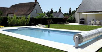 Volets piscine Abriblue : le cap des 100 000 unités posées franchi