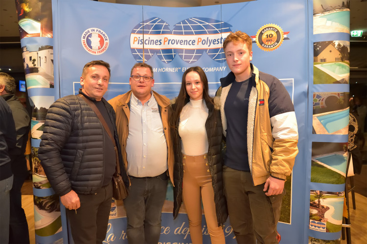 Laurent Feuerstein, Responsable commercial U4PPP (au centre) avec ses partenaires allemands D&D Dimitrovski à Stuttgart Team Horner et PPP 50 ans