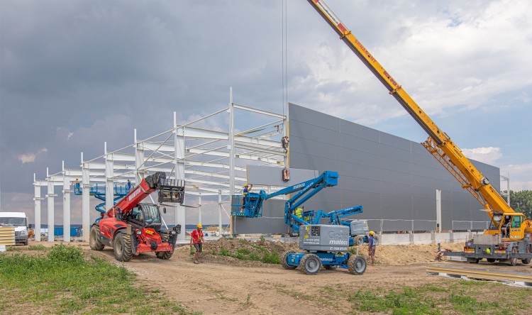 Construction des nouveaux locaux Niveko usine bureaux showroom piscines 