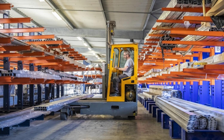 Une production de qualité pour la fabrication des abris de piscine Abrisud