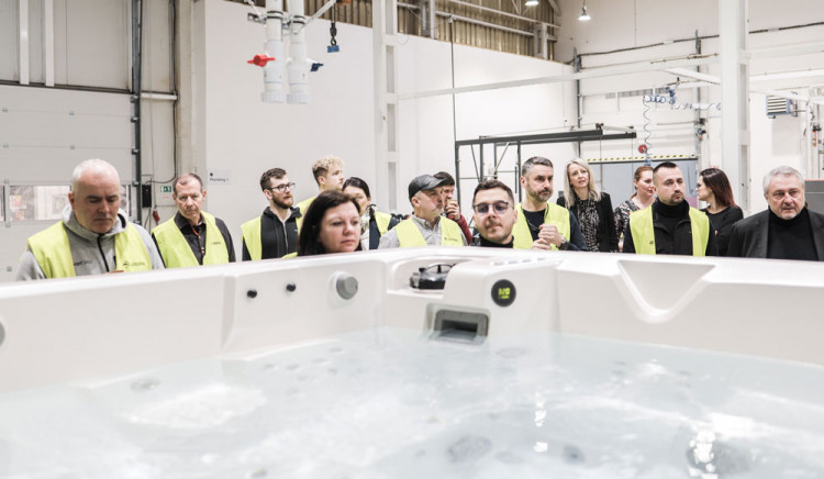 Discovery of the manufacturing process of USSPA spas and swim spas by participants