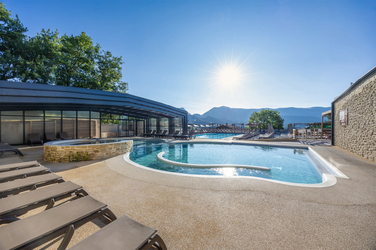 abri Vénus ouvert Camping Le Couspeau abri espace aquatique Vénus ouvert Camping Le Couspeau