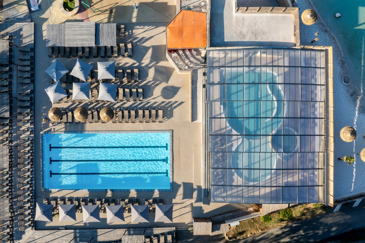 abri Vénus Camping Le Couspeau abri piscine Vénus Camping Le Couspeau