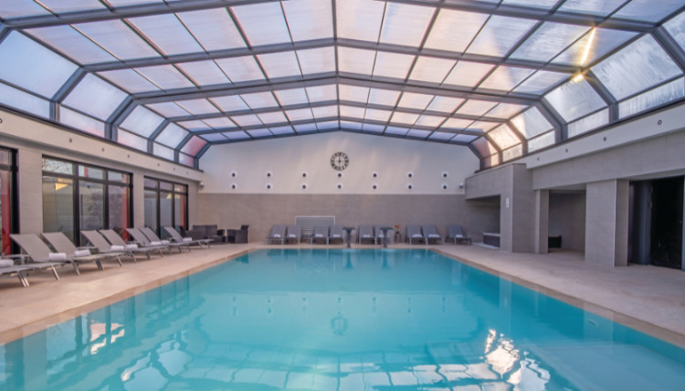 Abri Vénus piscine Hotel Prestige Lyon Eurexpo