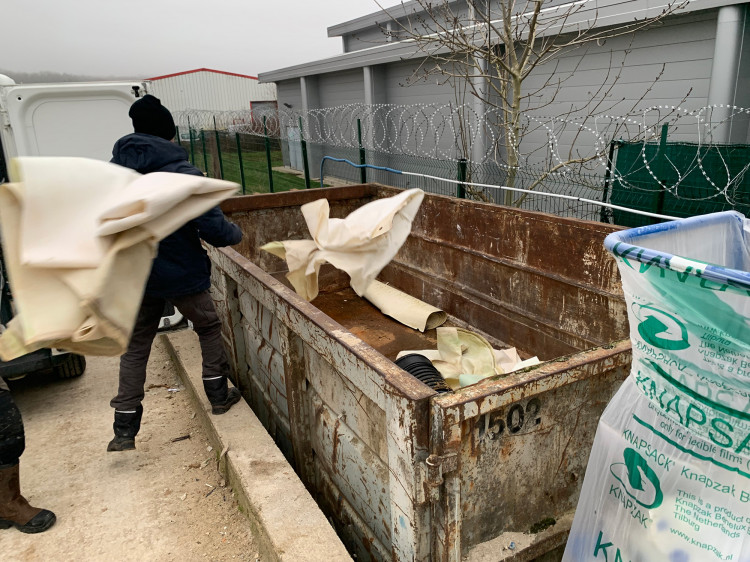 Benne déchets PVC - Piscines et Bains Coulommiers